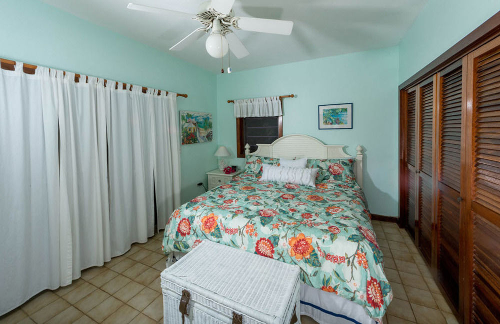 Lavender Hill Suites Cruz Bay Exterior photo